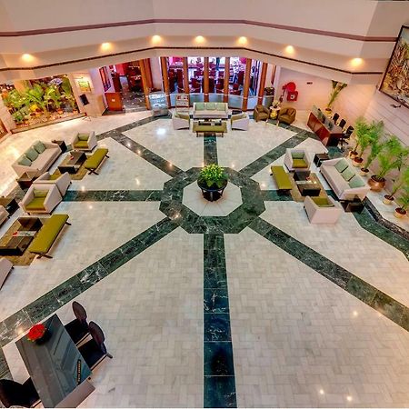 Hotel Hindusthan International, Варанаси Екстериор снимка
