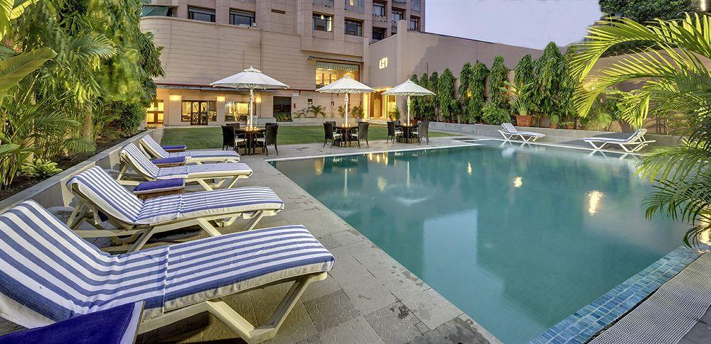 Hotel Hindusthan International, Варанаси Екстериор снимка