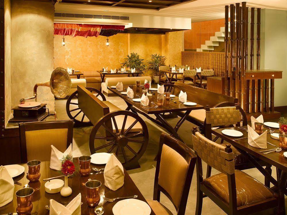 Hotel Hindusthan International, Варанаси Екстериор снимка