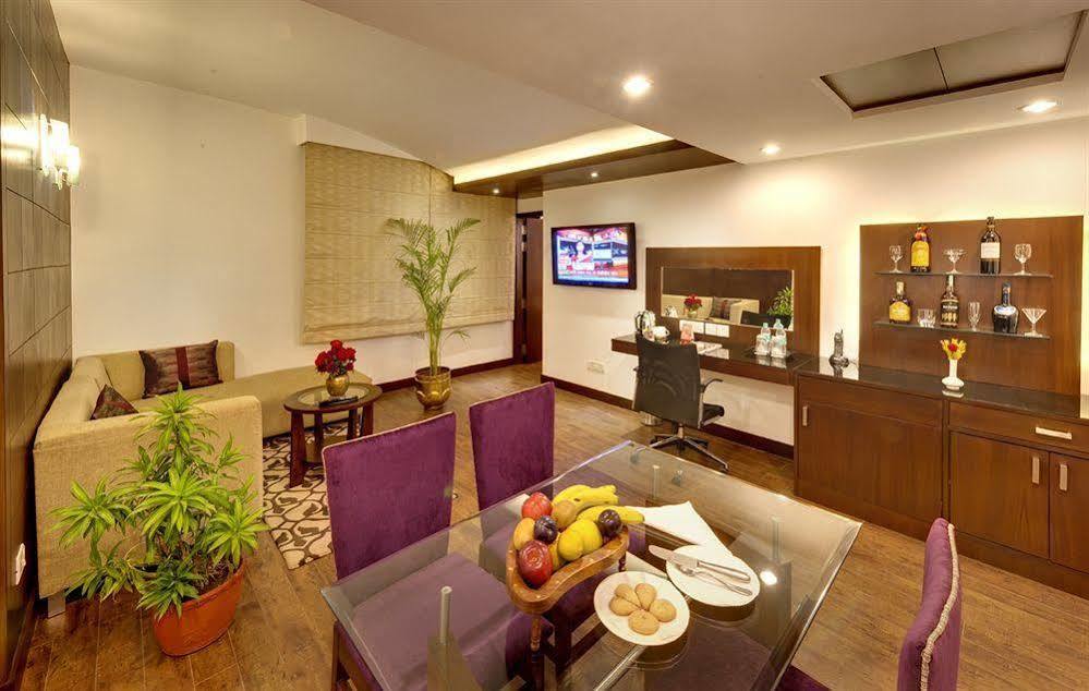 Hotel Hindusthan International, Варанаси Екстериор снимка