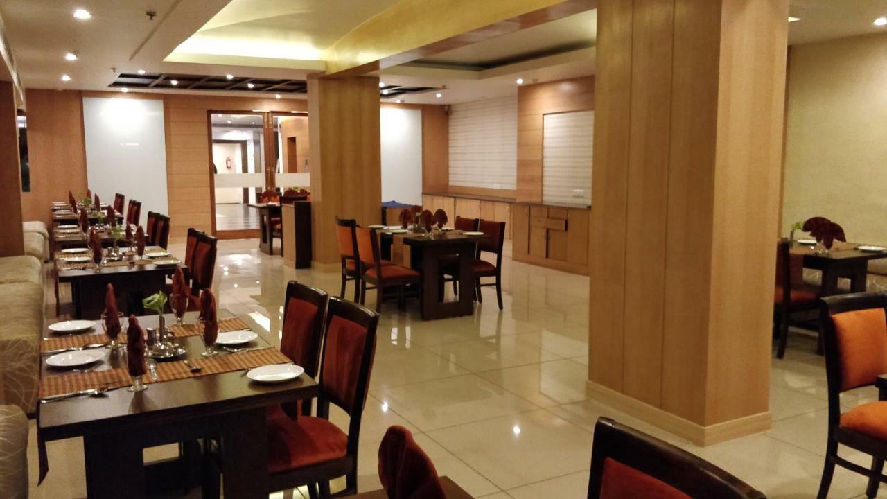 Hotel Hindusthan International, Варанаси Екстериор снимка