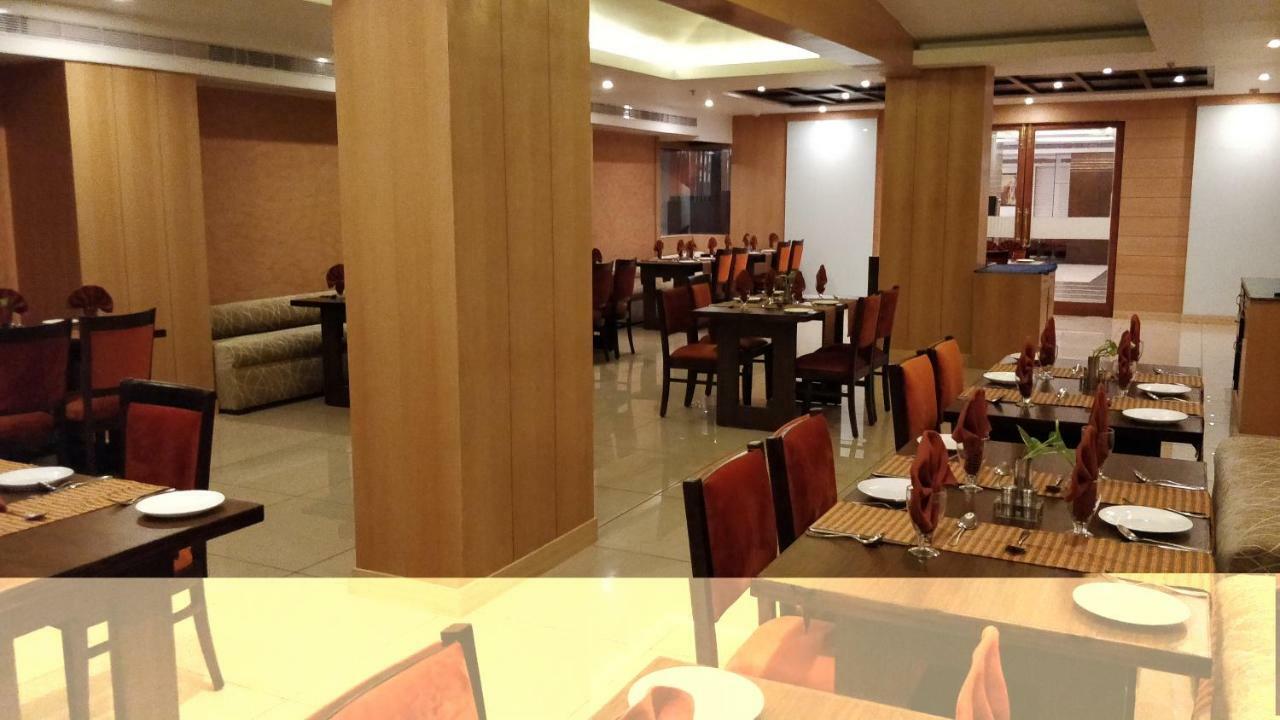 Hotel Hindusthan International, Варанаси Екстериор снимка
