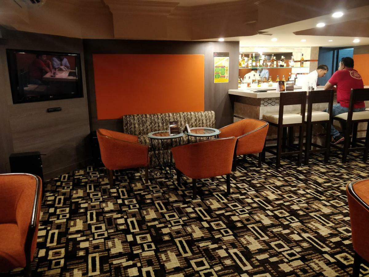 Hotel Hindusthan International, Варанаси Екстериор снимка